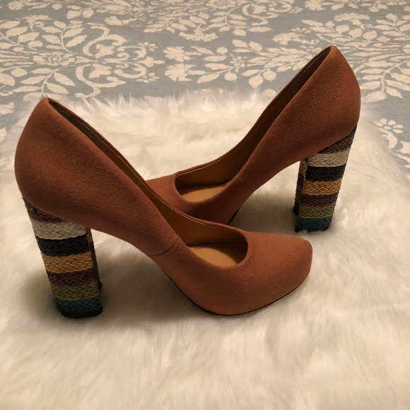 NINE WEST Filing 7 Burnt Orange Heels - Picture 6 of 8